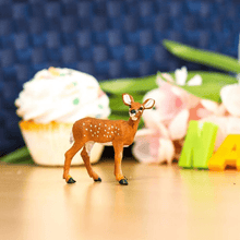 Apresentamos Figura de borracha - Cria de Cervo da Virgínia com o SKU 438022923 recomendado para + 3 anos