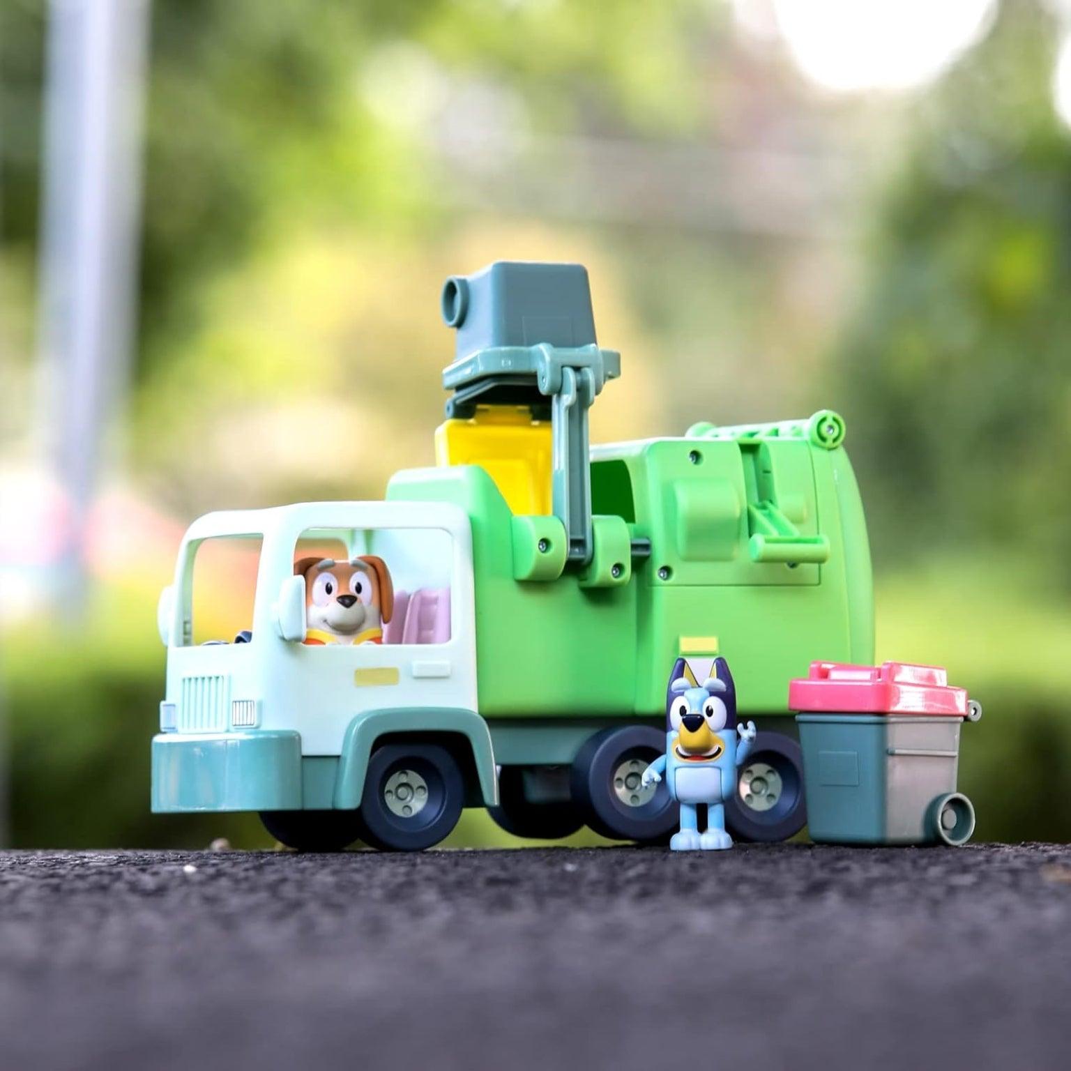 Apresentamos Bluey e o Camião do Lixo com o SKU 645640625 recomendado para + 3 anos