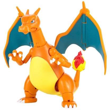 Figura Charizard laranja com barriga amarela, vista de frente