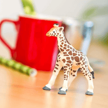Apresentamos Figura de borracha - Girafa bebé com o SKU 430042223 recomendado para + 3 anos