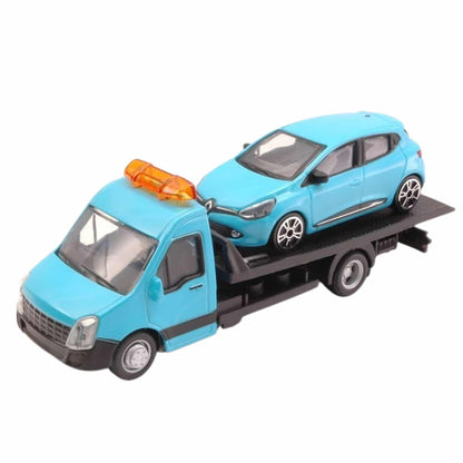Iveco Daily reboque azul com Renault Clio azul carregado
