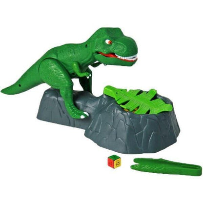 T-Rex verde do Jogo Dino Crunch na rocha com pinça e dado