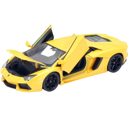 Lamborghini Aventador Coupé (amarelo)