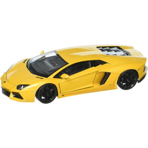 Apresentamos Lamborghini Aventador Coupé (amarelo) com o SKU 682403323 recomendado para + 8 anos