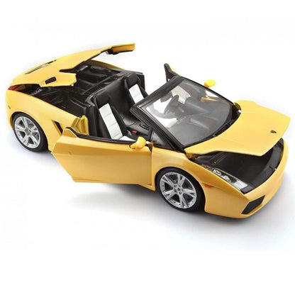 Lamborghini Gallardo Spyder amarelo com portas e capô abertos