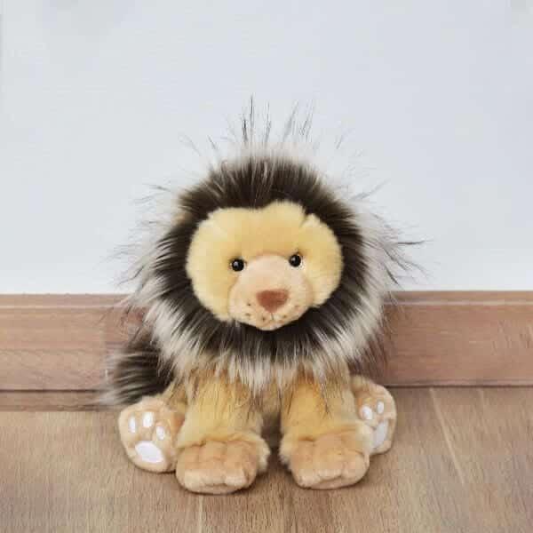 Leão de peluche 25 cm - Brincatoys