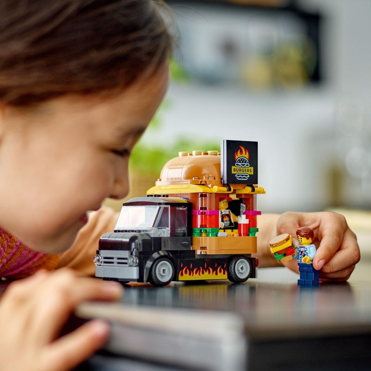 Apresentamos Lego City Camião de Hambúrgueres com o SKU 666040424 recomendado para + 5 anos