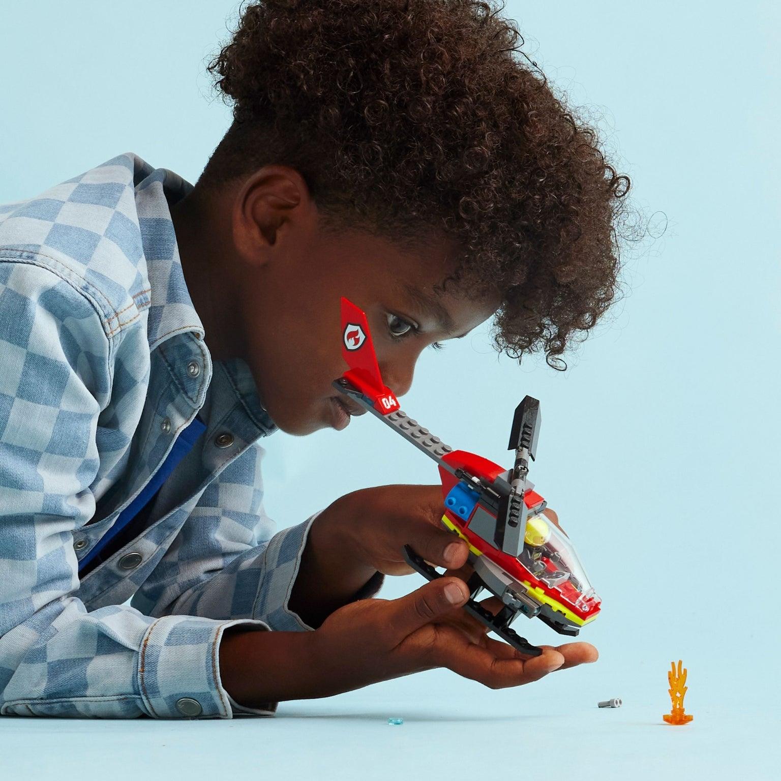 Apresentamos Lego City Helicóptero de Resgate dos Bombeiros com o SKU 666041124 recomendado para + 5 anos