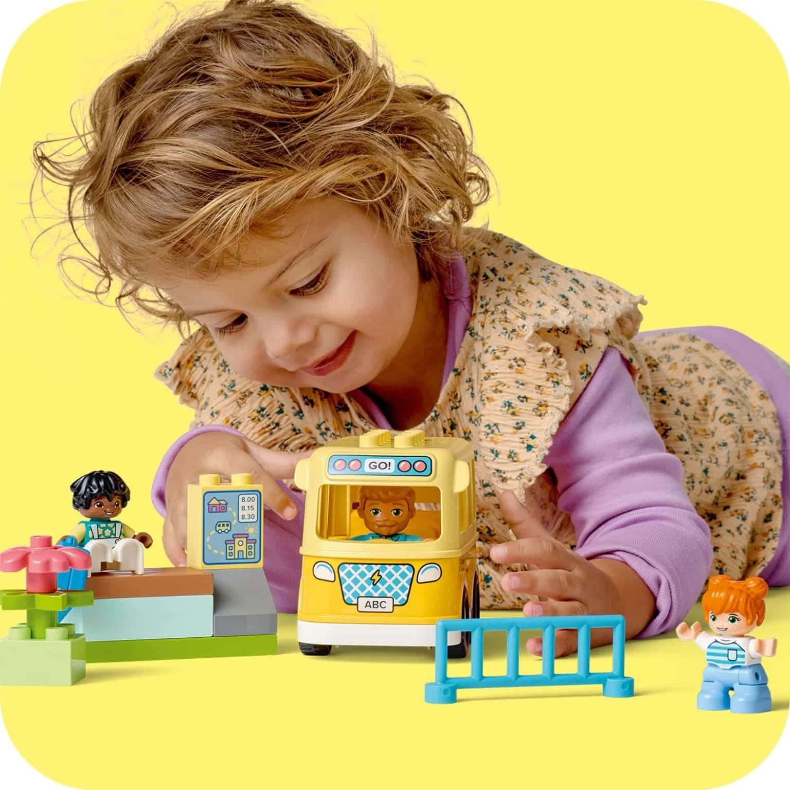Apresentamos Lego Duplo - O Passeio de Autocarro com o SKU 661098823 recomendado para + 2 anos