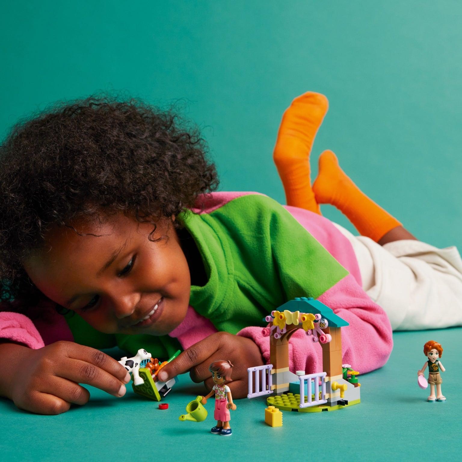 Apresentamos Lego Friends Estábulo de Vitelinhos da Autumn com o SKU 664260724 recomendado para + 5 anos