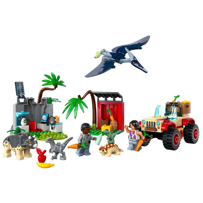 LEGO Jurassic World Centro de Resgate montado com dinossauros bebés e jipe