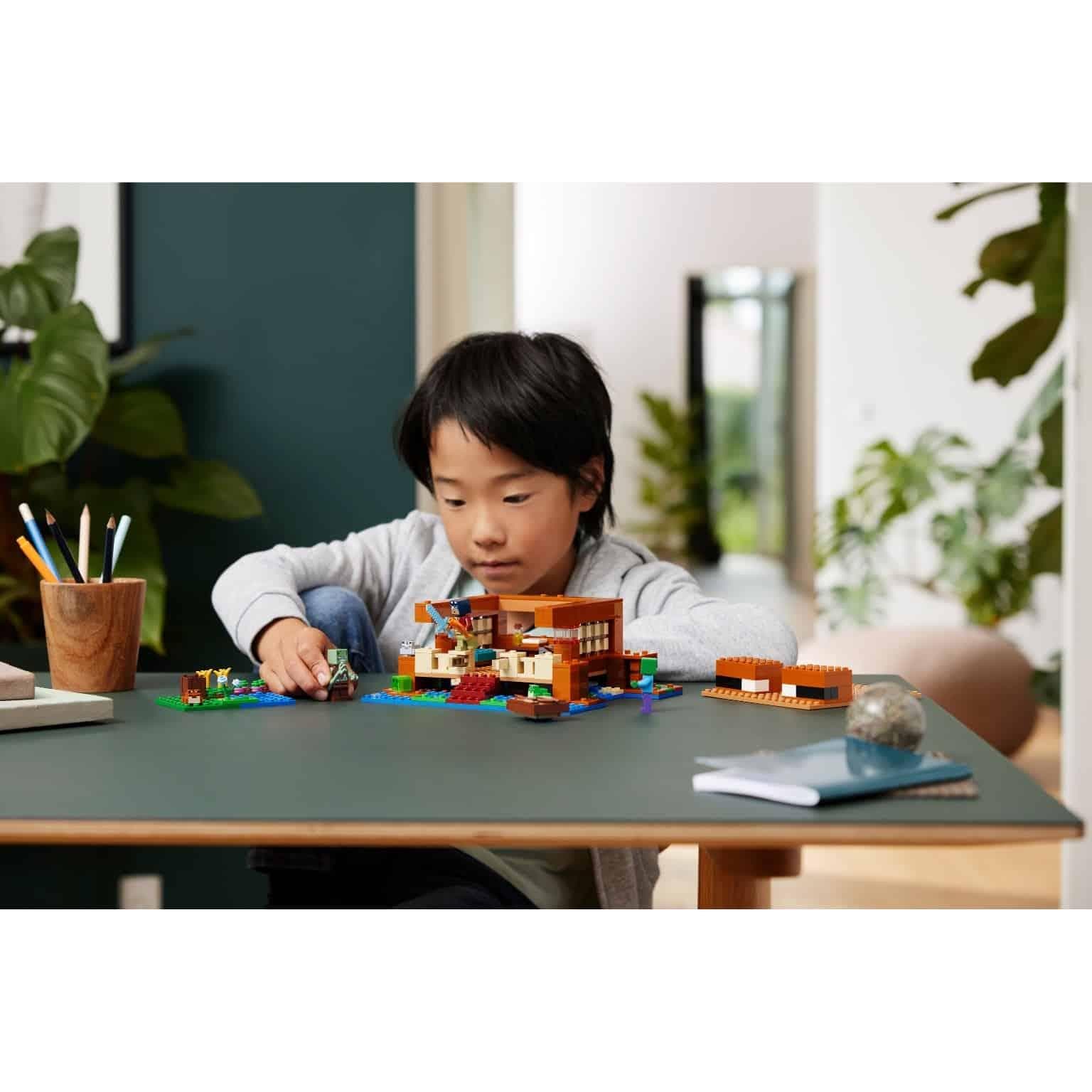 Apresentamos Lego Minecraft - A Casa Sapo (Copiar) com o SKU 662125625 recomendado para + 8 anos