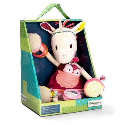 Peluche de atividades Louise na embalagem