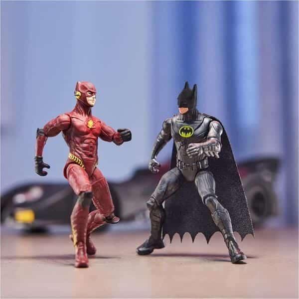 The Flash (2023) - Batmobile com as figuras do Flash e do Batman - Brincatoys