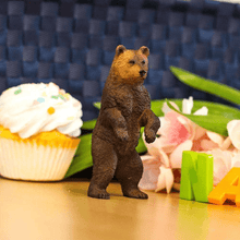 Apresentamos Figura de borracha - Urso Pardo em pé com o SKU 438172923 recomendado para + 3 anos